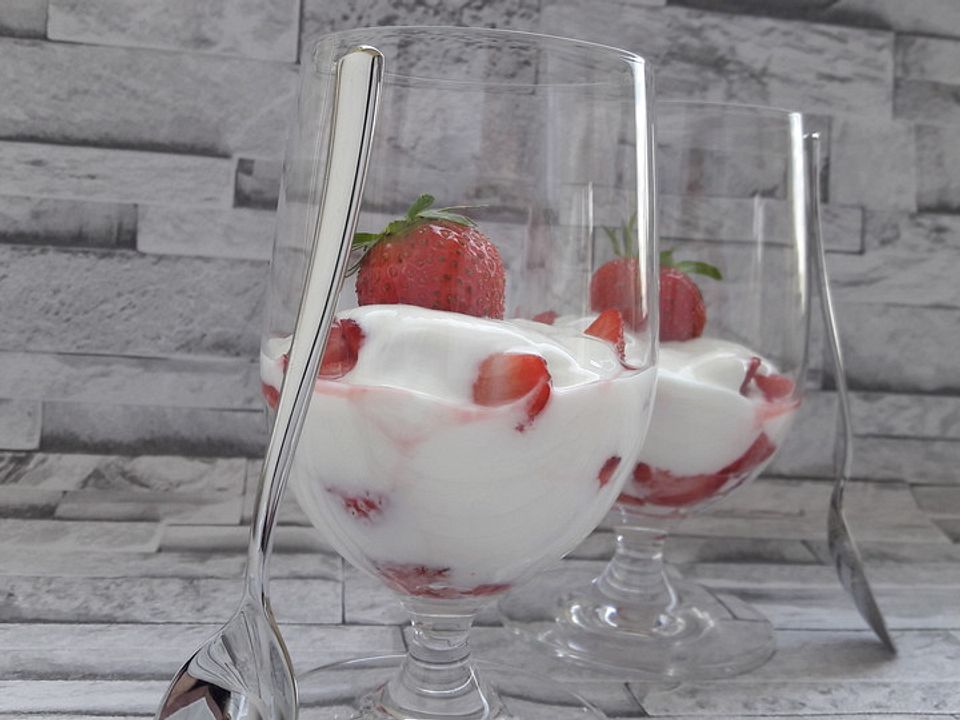 Erdbeer-Joghurt-Dessert von trekneb | Chefkoch