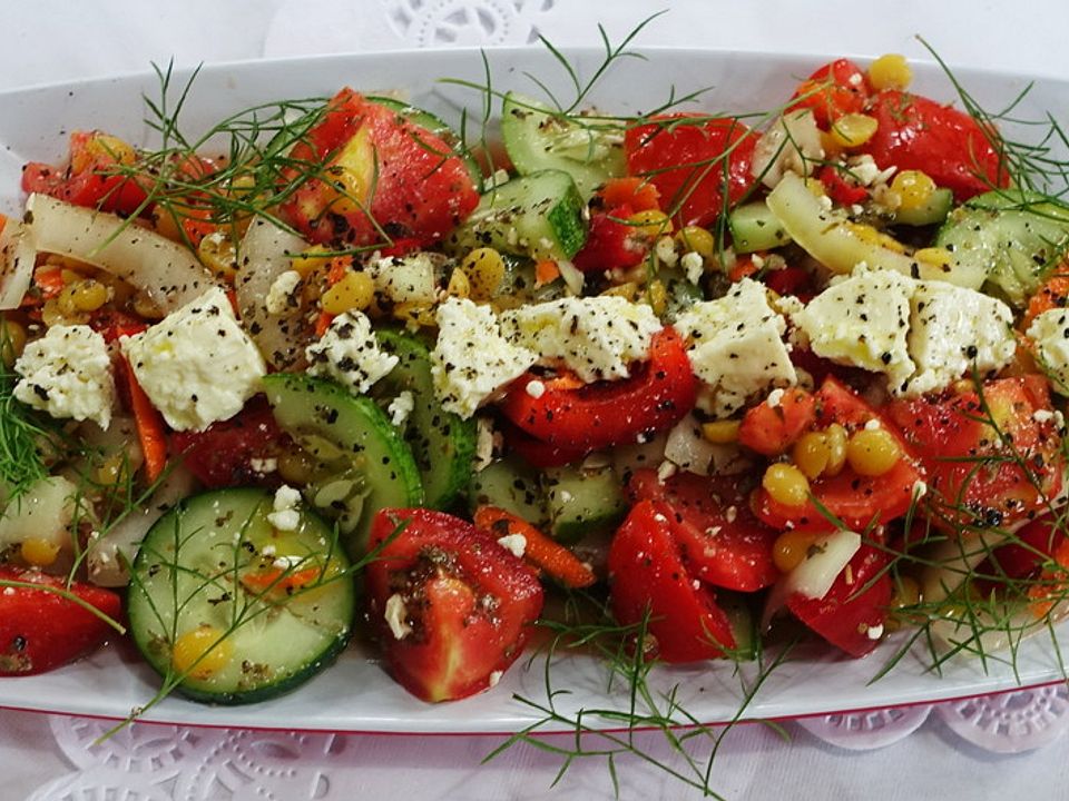 Griechischer Bauernsalat mit gelben Linsen und Feta von dieter ...