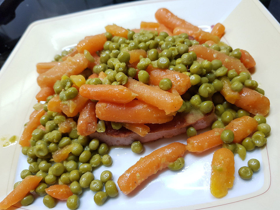 Blitzschnelles Mikrowellengericht: Leberkäs mit Erbsen und Karotten von ...