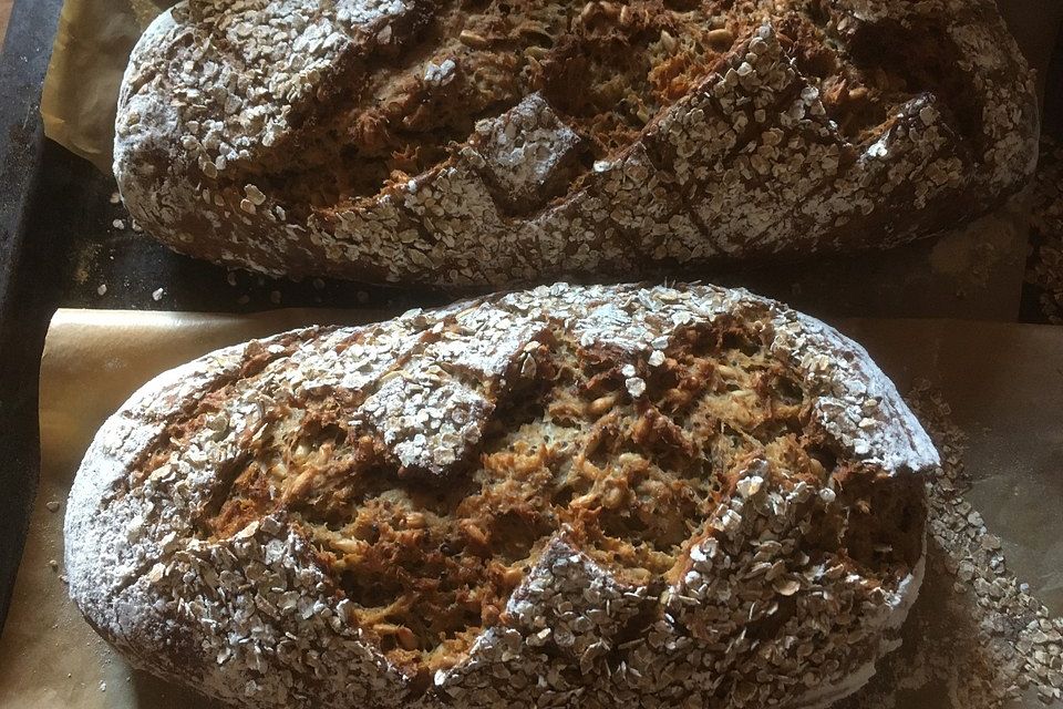 Roggenmischbrot mit Körnermix