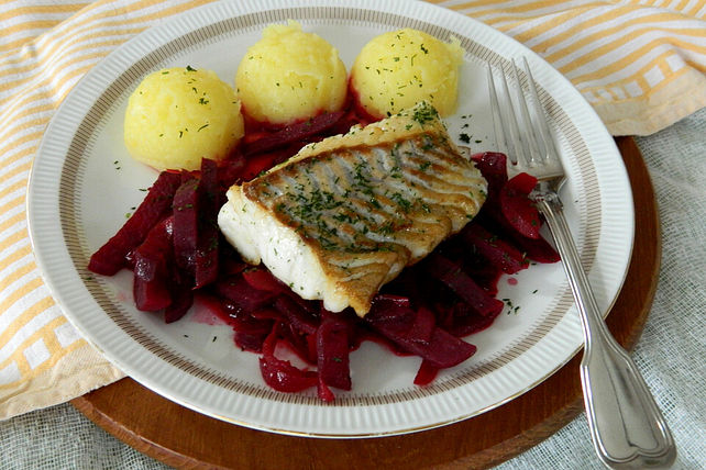 Fischfilets mit Rote-Bete-Gemüse von McMoe| Chefkoch Fischfilets mit Rote-Bete-Gemüse von McMoe| Chefkoch