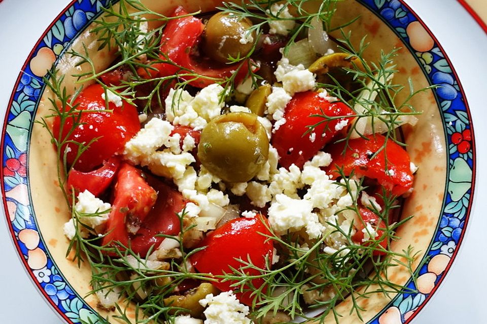 Kretischer Tomatensalat mit Oliven und Feta