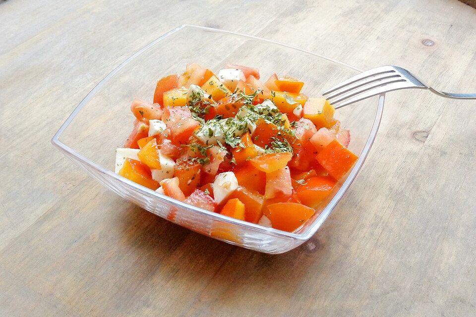 Tomate-Kaki-Mozzarella-Salat Tomate-Kaki-Mozzarella-Salat