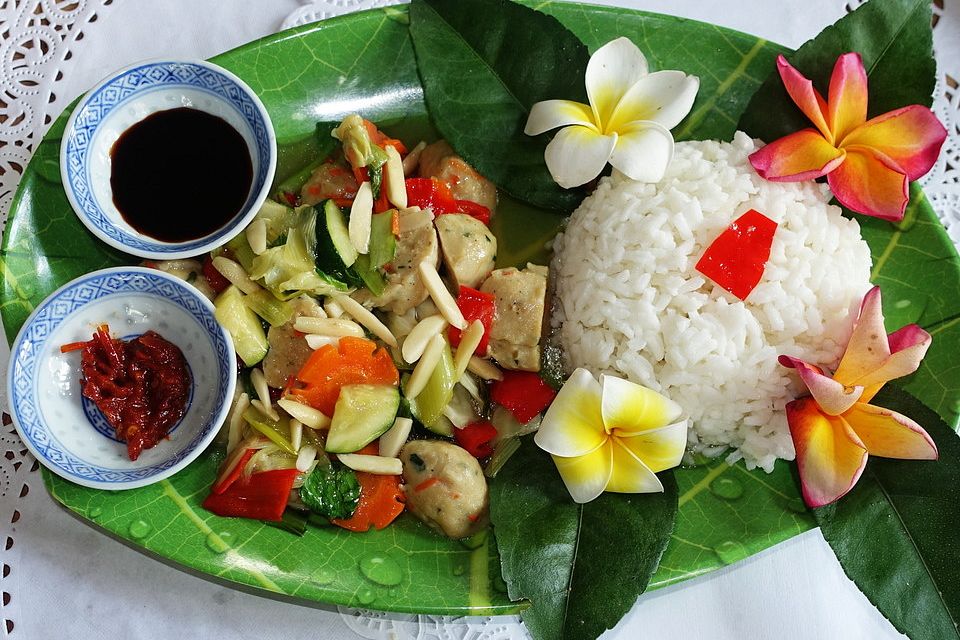 Cap Cay Bakso Ayam pedas ala Warung Ibu Ani