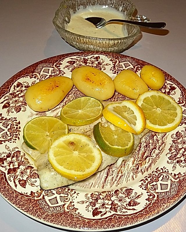 Loup de mer mit Rosmarin-Thymian-Kartoffeln und Zitronen-Limetten-Sauce