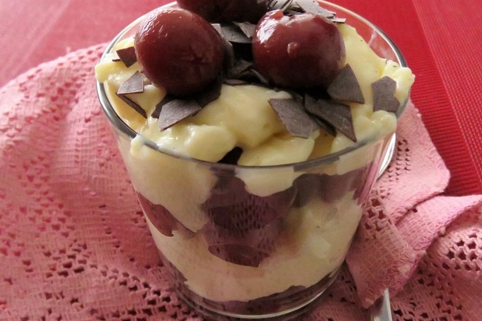 Kirsch-Pudding-Dessert