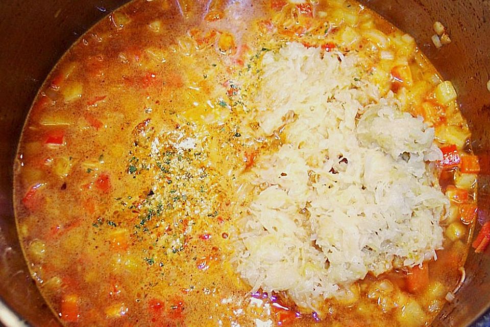 Paprika-Sauerkraut-Topf