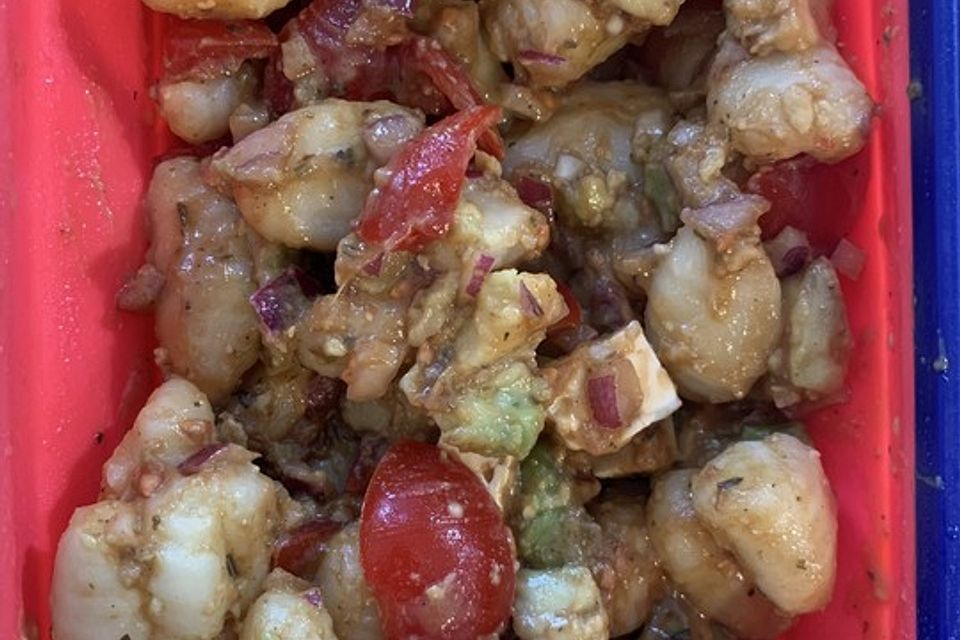 Gnocchi-Avocado-Tomaten-Salat