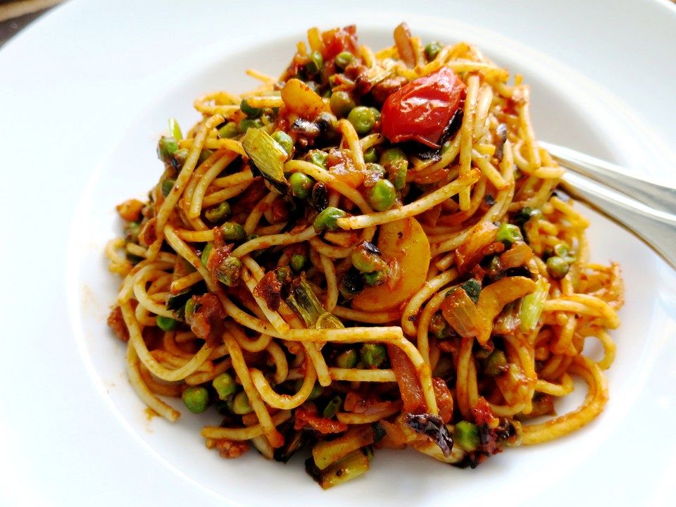 Spaghetti mit Gemüse-Sahne-Sauce à la Toscana - Kochen Gut | kochengut.de
