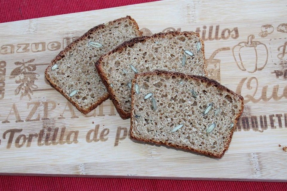 Dinkel-Weizen-Kichererbsen-Volllkornbrot mit Sauerteig und Kürbiskernen