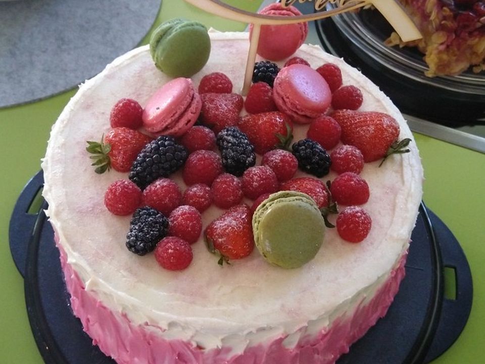 Fruchtige Regenbogen-Torte / Drip-Cake von wielena| Chefkoch