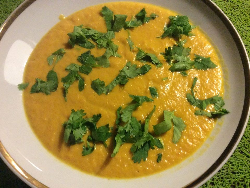 Karottencremesuppe mit Koriander und Kokoscreme von Pannepot| Chefkoch