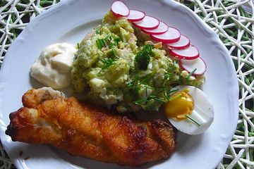 Backfisch mit Kräuter-Kartoffel-Salat