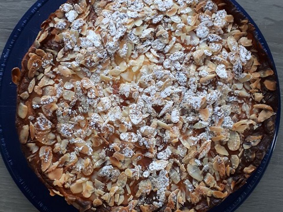 Böhmischer Kirschkuchen mit Schmandguss und Mandelblättchen von ...