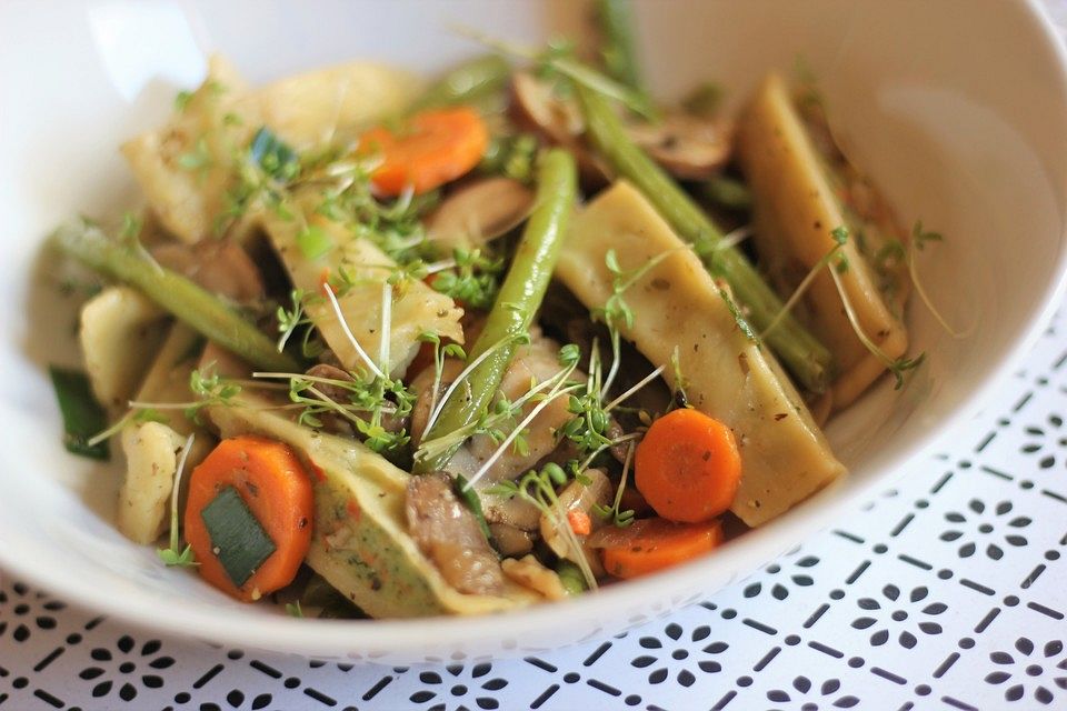 Herbstliche Maultaschenpfanne