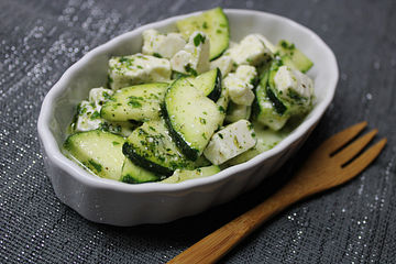 Zucchini-Feta-Salat