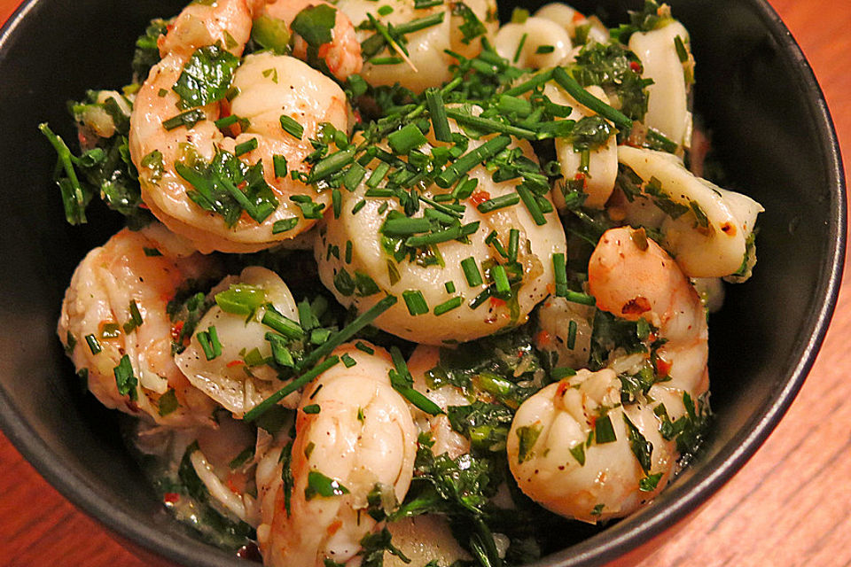 Meeresfrüchte - Salat mit Zitrone und Limone