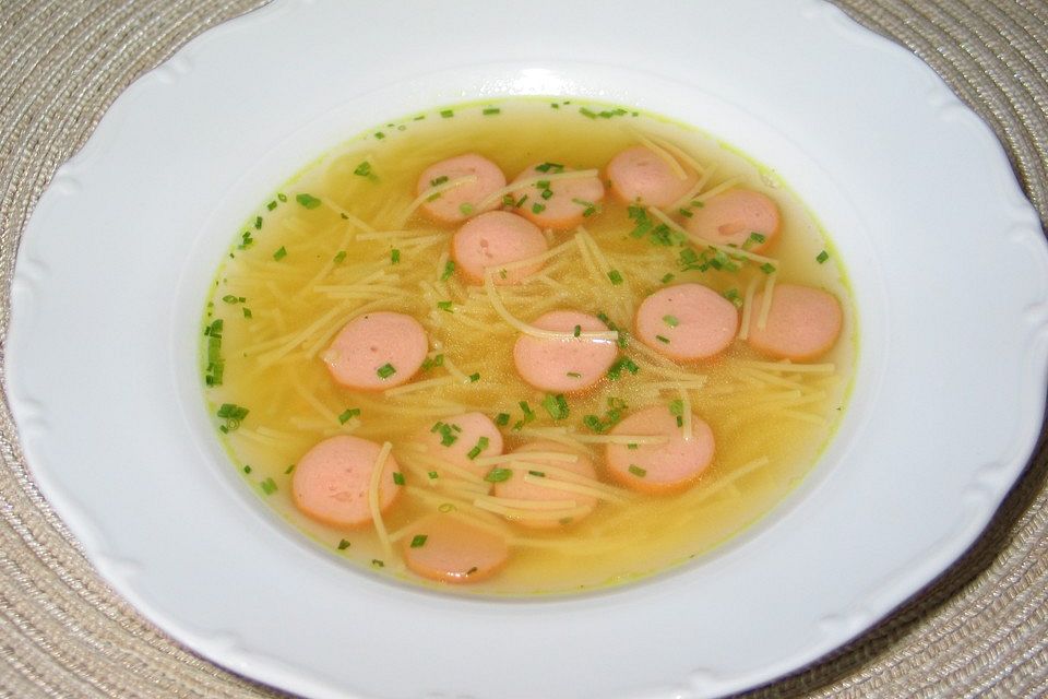 Tiroler helle Nudelsuppe