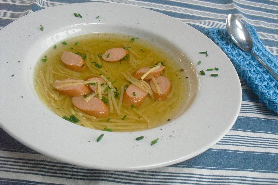 Tiroler helle Nudelsuppe