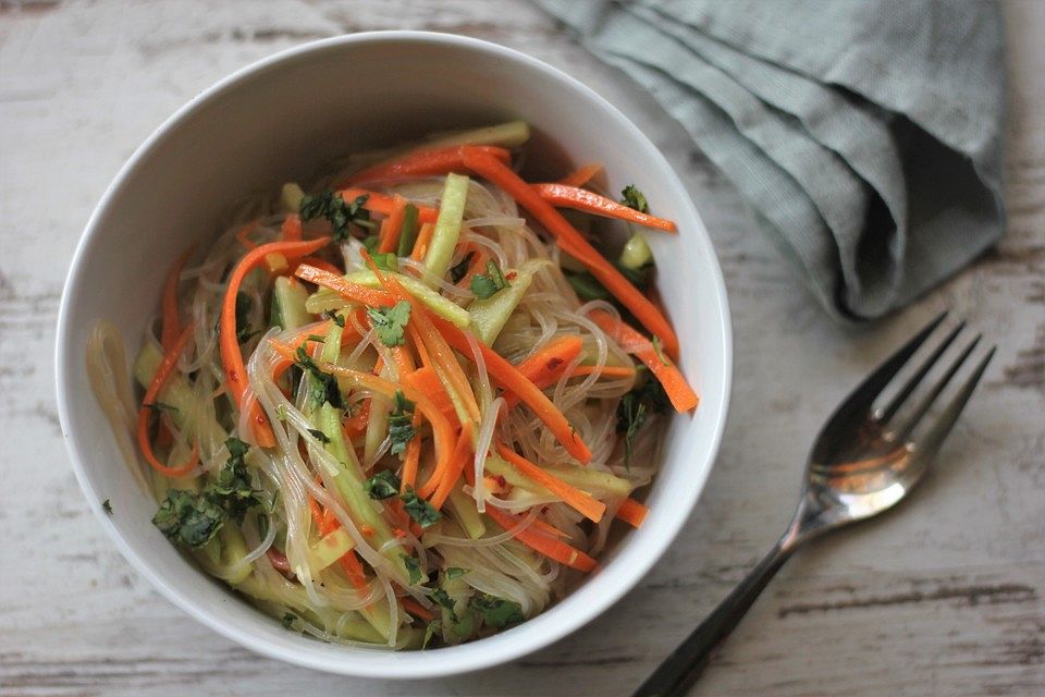 Glasnudelsalat mit Chili - Dressing