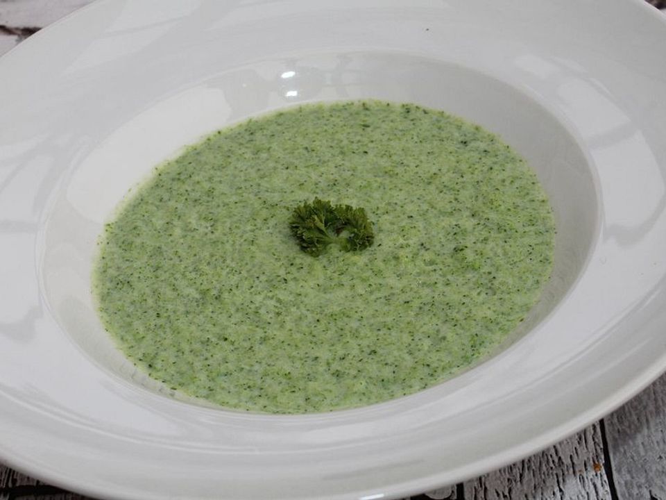 Brokkoli-Cremesuppe von Lisjan| Chefkoch