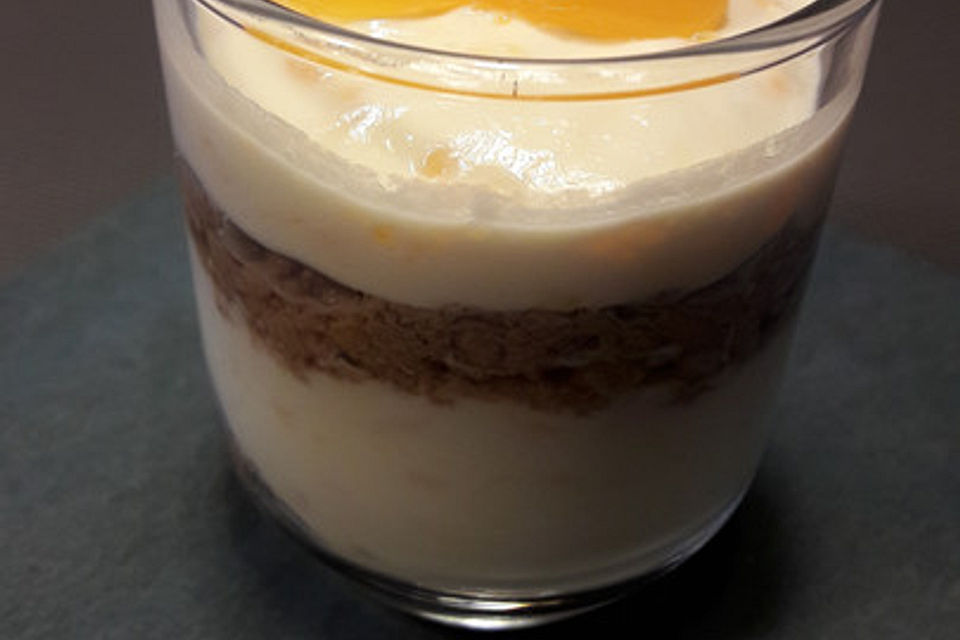 Mandarinencreme mit Spekulatius oder Löffelbiskuits