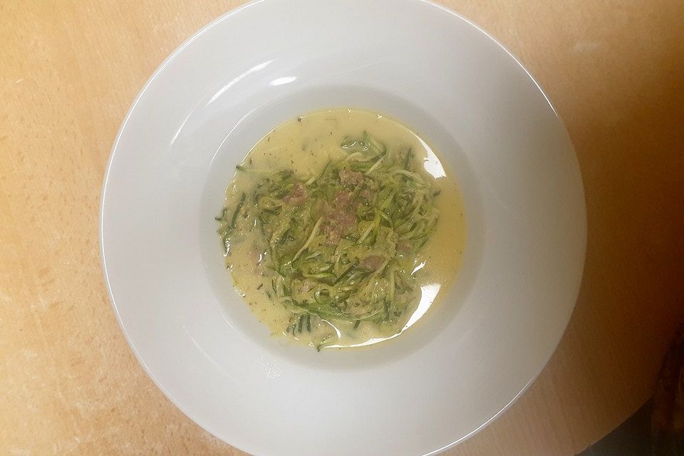 Low Carb Zucchininudeln Carbonara