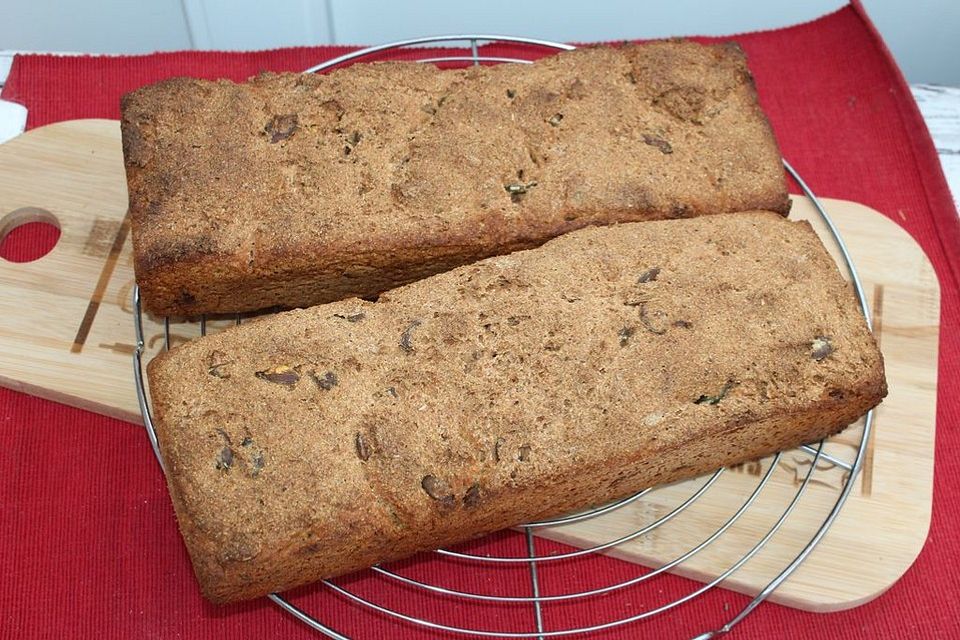 Chia-Kürbiskern-Dinkel-Weizen-Roggen-Vollkornbrot