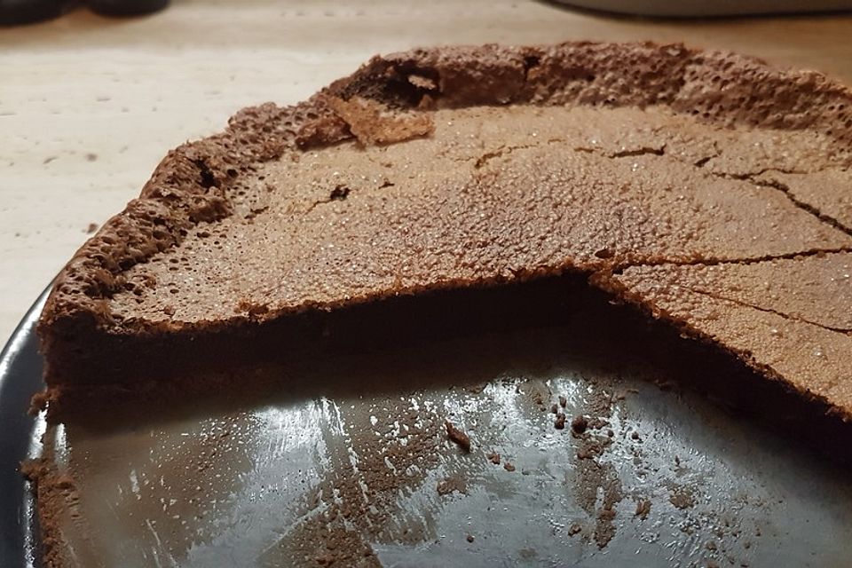 Saftiger Schokokuchen ohne Mehl mit nur 4 Zutaten