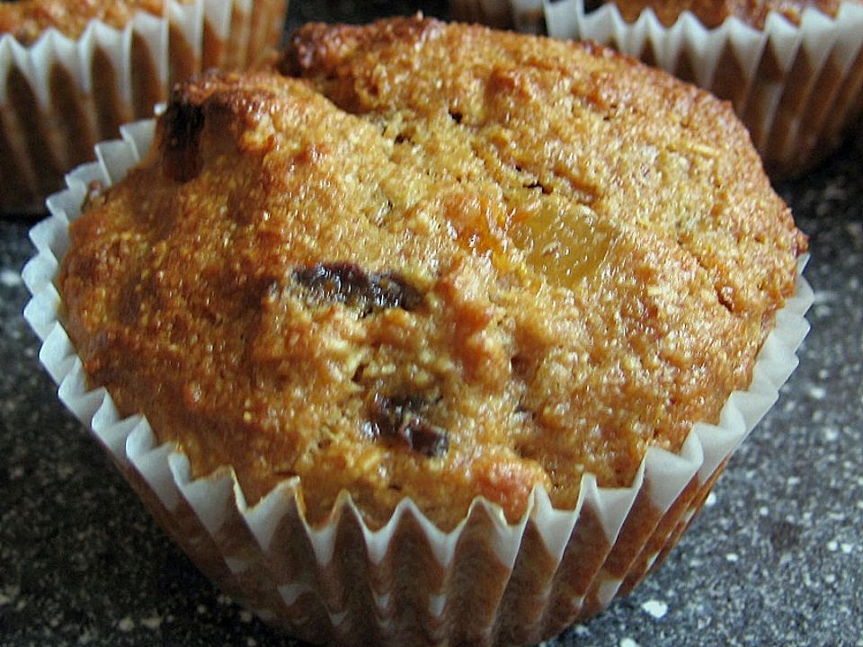 Vollwert - Müsli - Muffins mit Trockenfrüchten und Frischkäse - Füllung ...