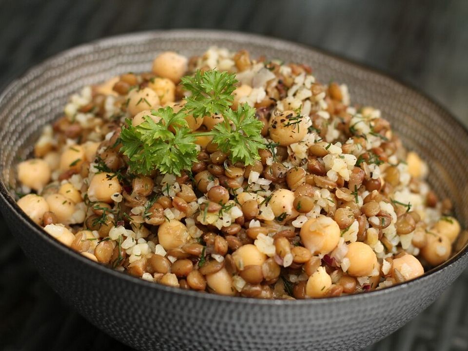 Türkischer Feinkost-Linsensalat mit Kichererbsen und Bulgur von ... Türkischer Feinkost-Linsensalat mit Kichererbsen und Bulgur von ...