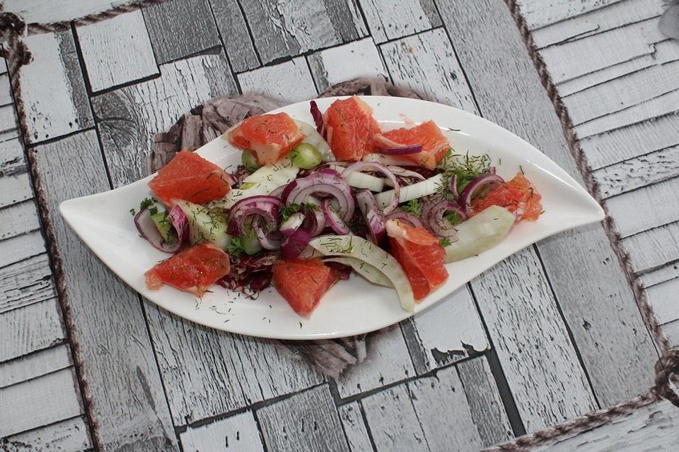 Radicchiosalat mit Fenchel und Grapefruits