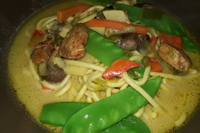 Thai-Curry-Suppe mit Hühnchen und Mie-Nudeln von Lutine112| Chefkoch