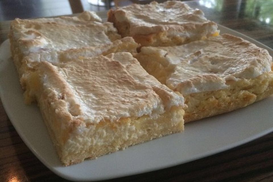 Ananaskuchen mit Kokosbaiser