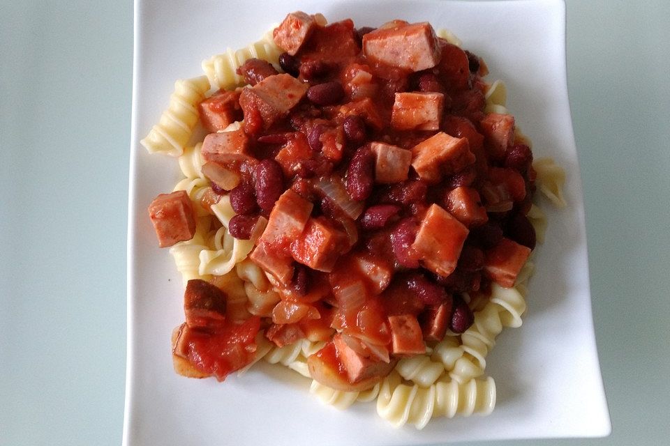 Chili-Spaghetti mit Fleischkäse