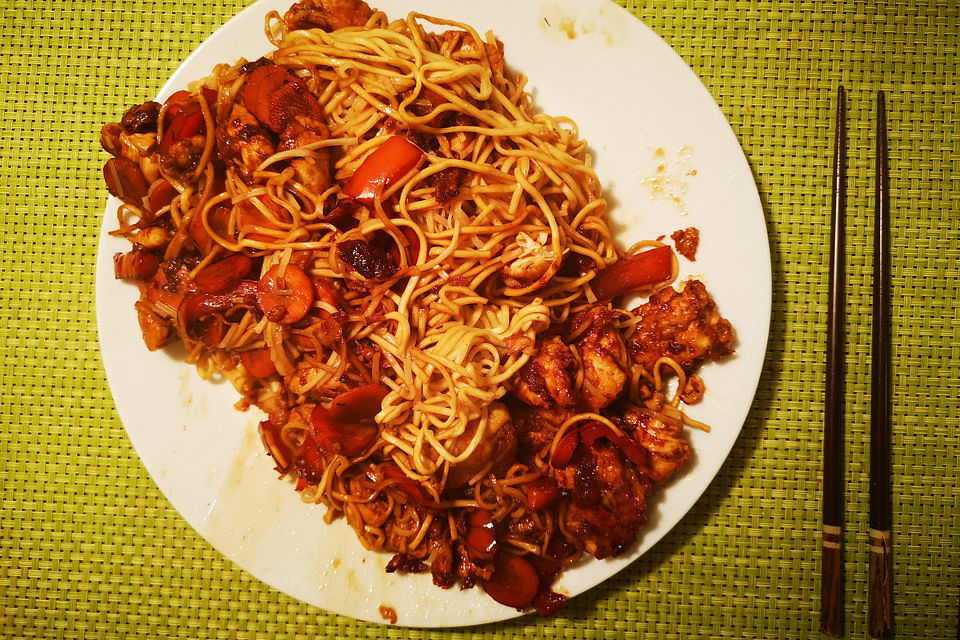 Gebackenes Hühnerfleisch mit japanischer Sauce