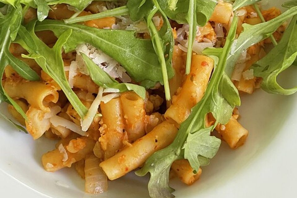 One-Pot-Pasta mit Blumenkohl und Linsen