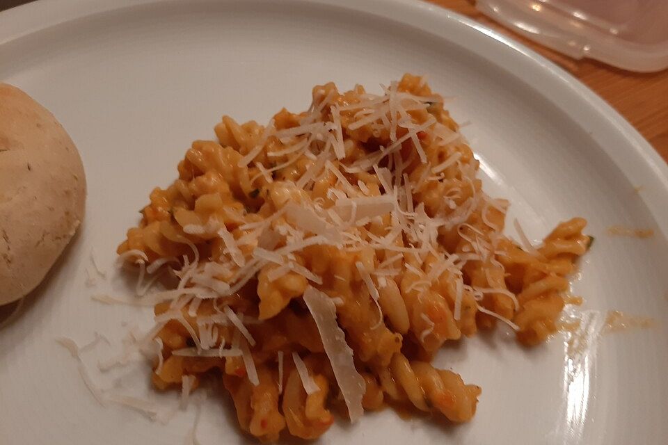 One-Pot-Pasta mit Blumenkohl und Linsen