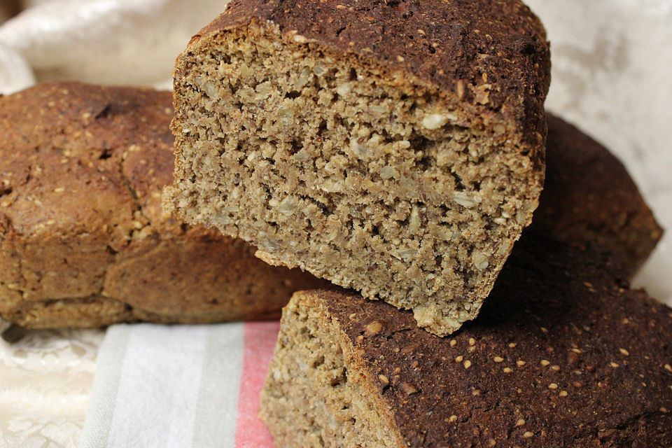 Schwarzbrot nach Landfrauenart