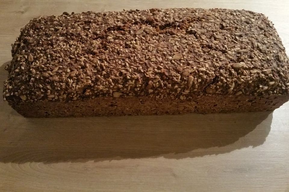 Schwarzbrot nach Landfrauenart