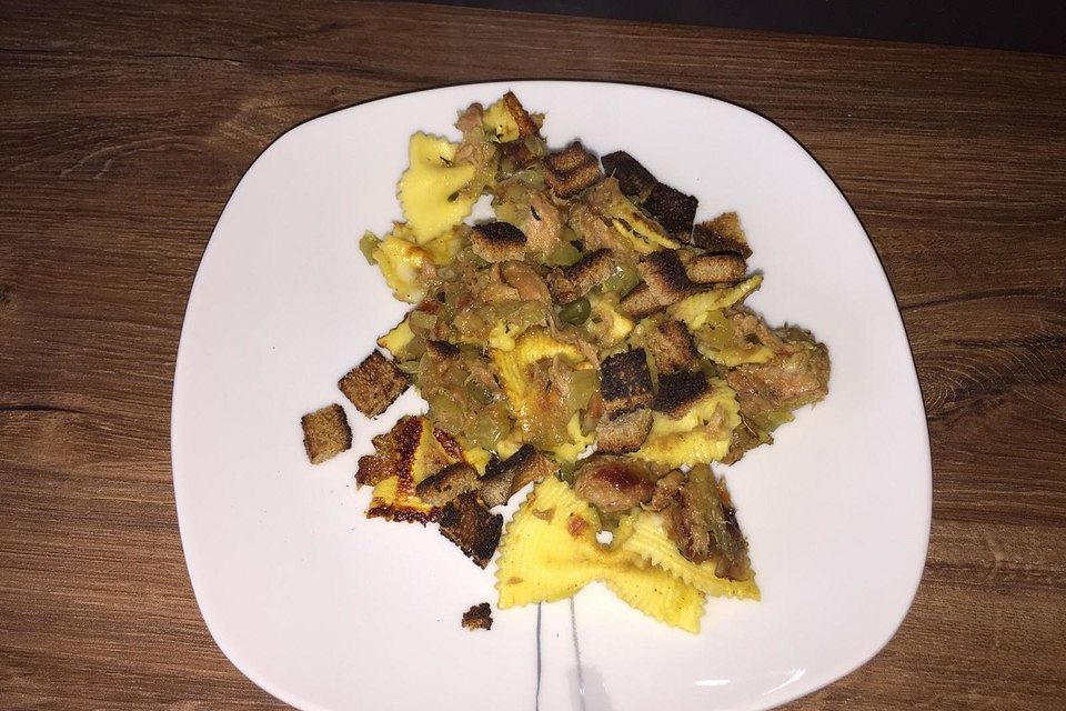 Pikant-süßliche Farfalle-Thunfisch-Pfanne