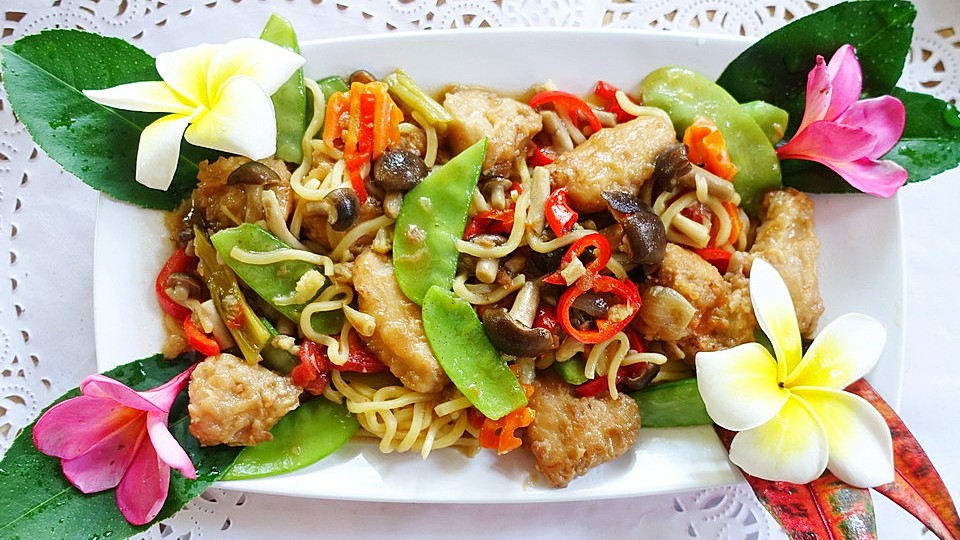 Mie Goreng Ayam Dan Jamur Ala Kuta Von Dieter Sedlaczek Chefkoch