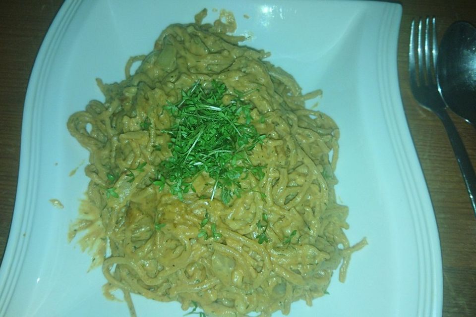 Vollkornspaghetti mit Cashewsoße