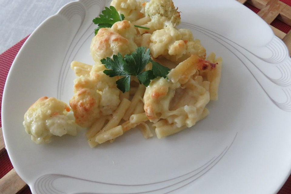 Käse-Makkaroni-Auflauf mit Brokkoli und Blumenkohl