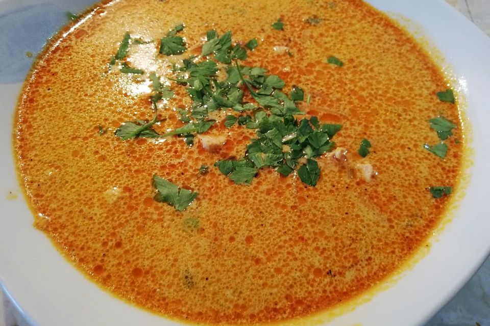 Asiatische Gemüsesuppe mit Pouleteinlage Asiatische Gemüsesuppe mit Pouleteinlage