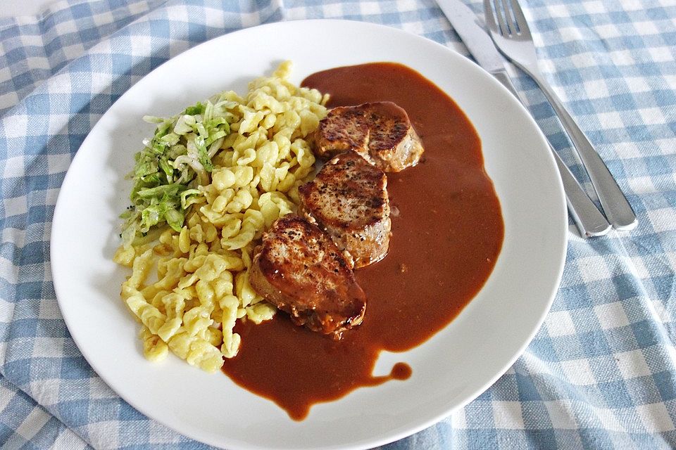 Schweinefilet in Portwein-Rahmsoße