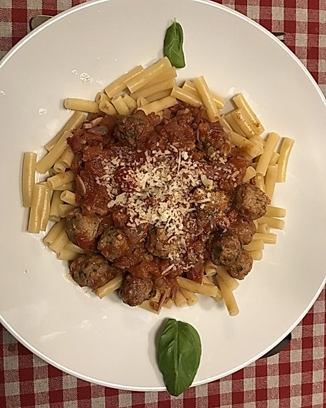 Spaghetti con polpette "Pompeji"
