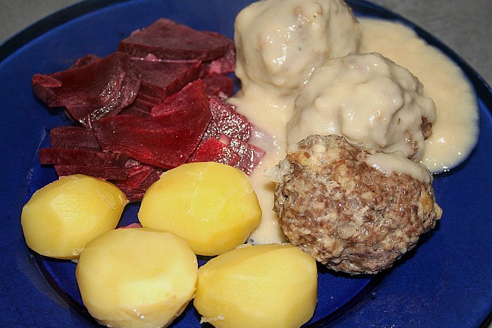 Königsberger Klöpse mit Kartoffeln, Rote Bete, ohne Kapern