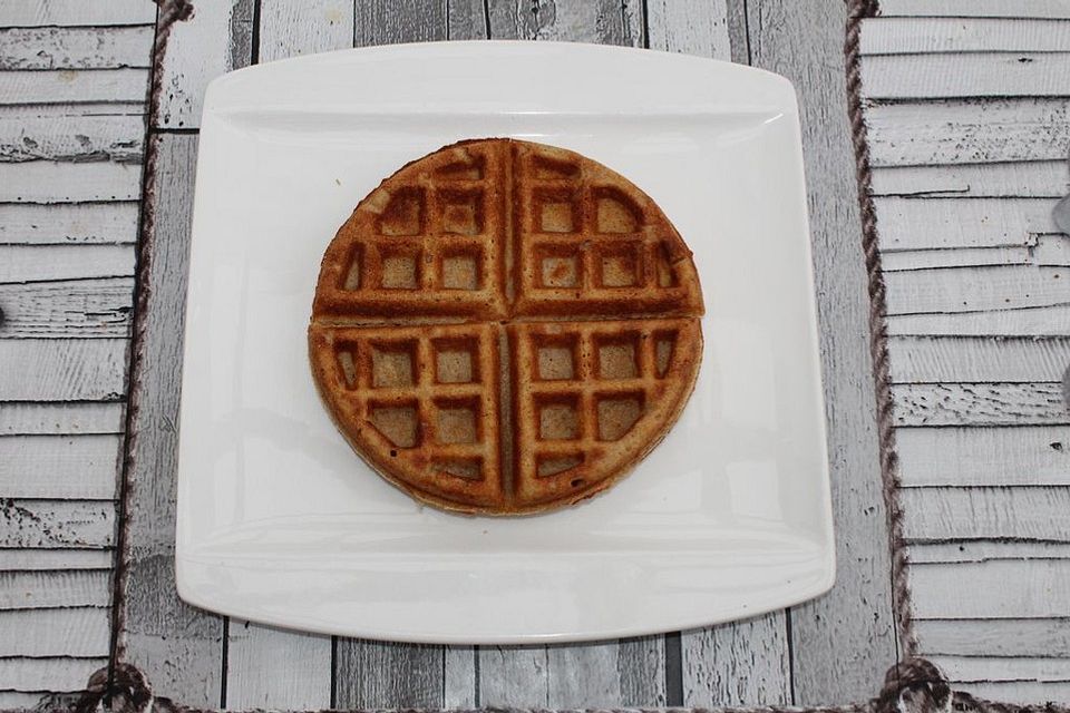 Waffeln mit Dattelsirup gesüßt