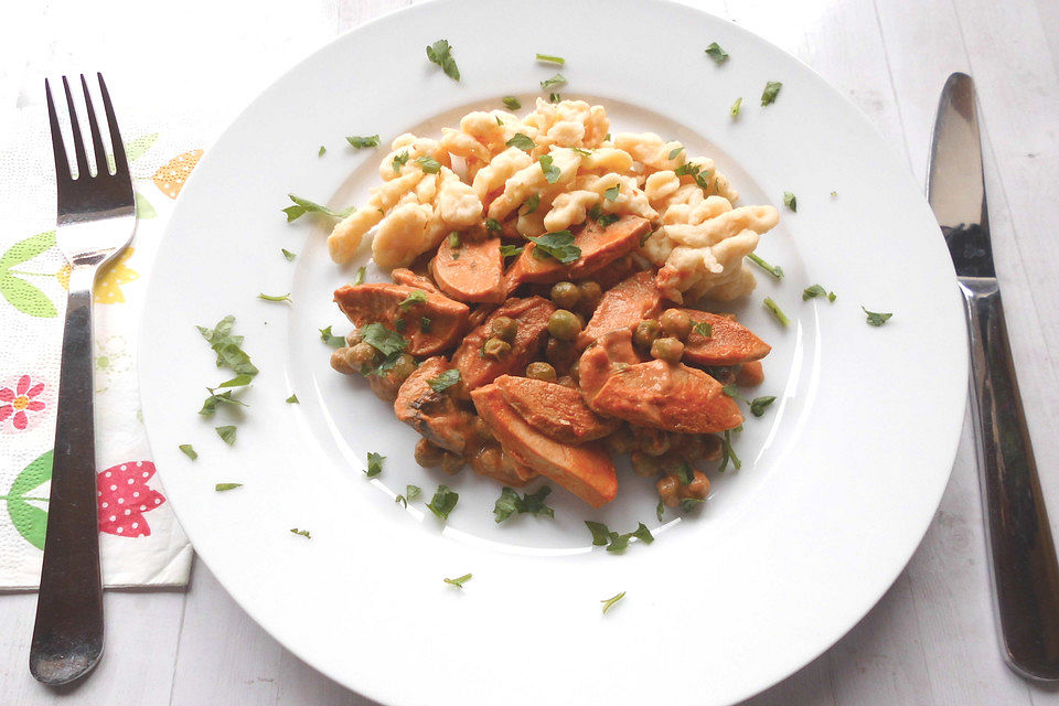 Spätzle mit Fleischwurst-Pilz-Soße